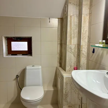 Urban Retreat - до община Apartament