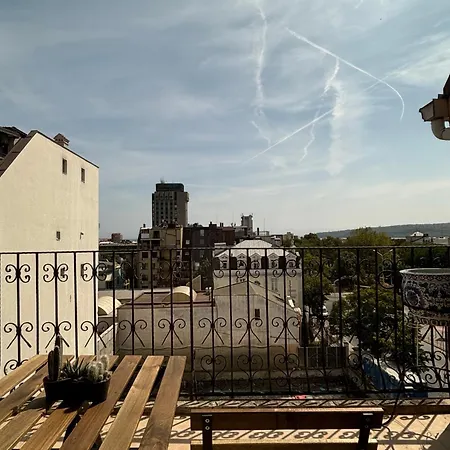 Apartament Urban Retreat - до община