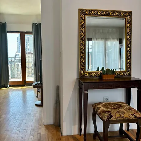 Urban Retreat - до община *